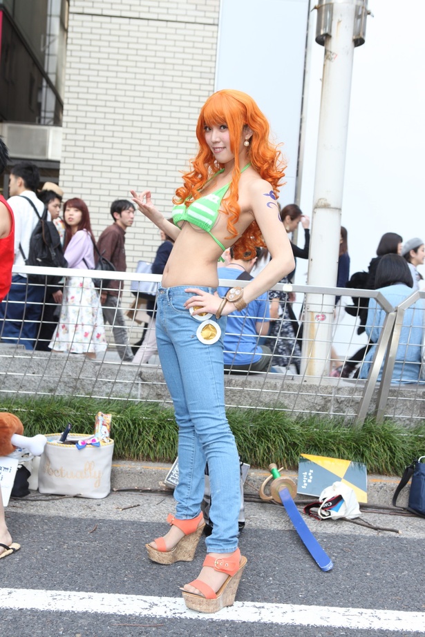 「ONE PIECE」のナミに扮したぴいさん