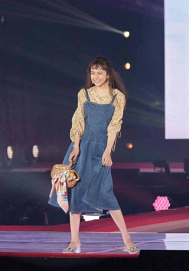 春夏ファッション in GirlsAward 2018 SPRING/SUMMER