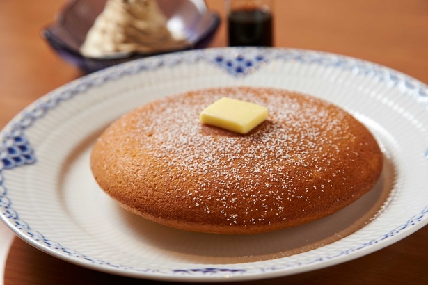 京都らしい上品な甘さの「和三盆糖のパンケーキ」(918円)