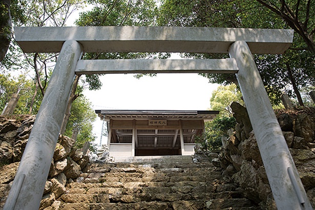 海の神様、綿津見命(わだつみのみこと)が祀られている「八代神社」