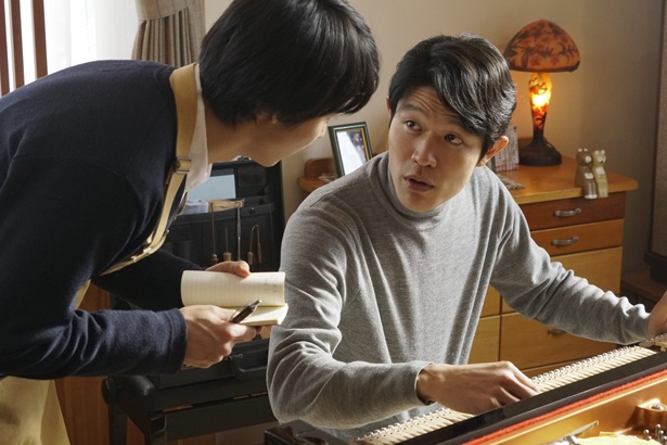 【写真を見る】「西郷どん」吉之助とはまるで別人!?ストイックな役作りでスマートに変身した鈴木亮平(『羊と鋼の森』)