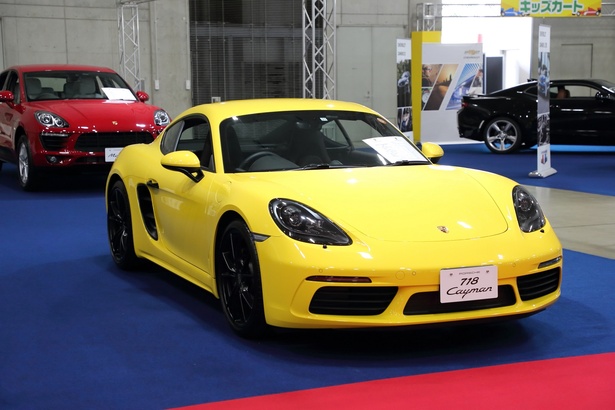 「ポルシェ 718 ケイマン」