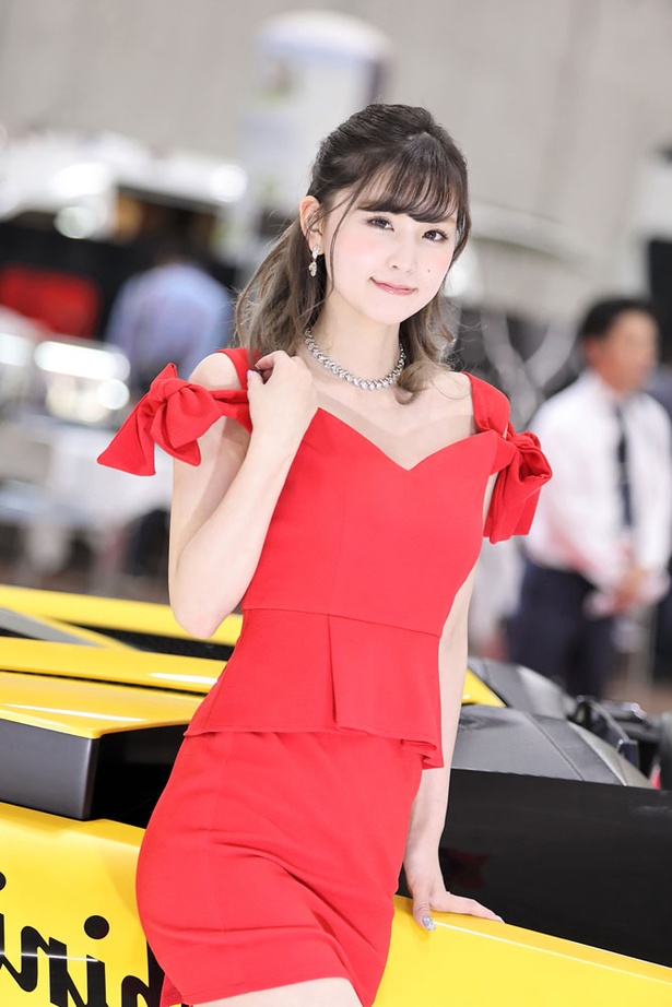 「メガスーパーカーモーターショー2018 in 熊本」で見つけた美人コンパニオン