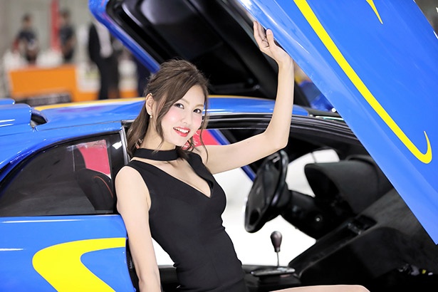 「メガスーパーカーモーターショー2018 in 熊本」で見つけた美人コンパニオン