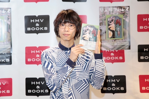 【写真を見る】デビュー作『夢工場ラムレス』執筆の経緯を語ってくれた