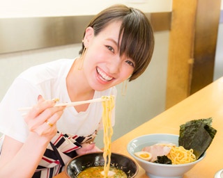 神奈川ゆかりの美女がラーメン店を案内。幸せいっぱい！アッキーナのLOVE麺は？