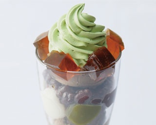 まさに食べるほうじ茶！宇治茶の香りをたっぷり堪能できる「都路里」のほうじ茶パフェ