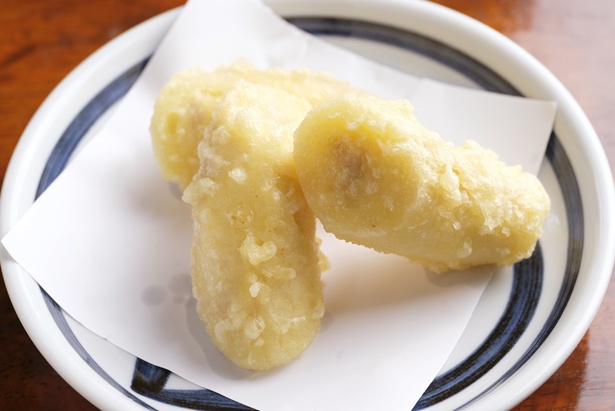 「バナナ天ぷら」(180円)。デザート感覚で楽しめるユニークな一皿