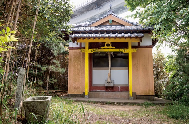 弁天遊歩橋 / 弁天島に神社があり、航海の安全を祈願する。広島にある厳島神社の分霊だ