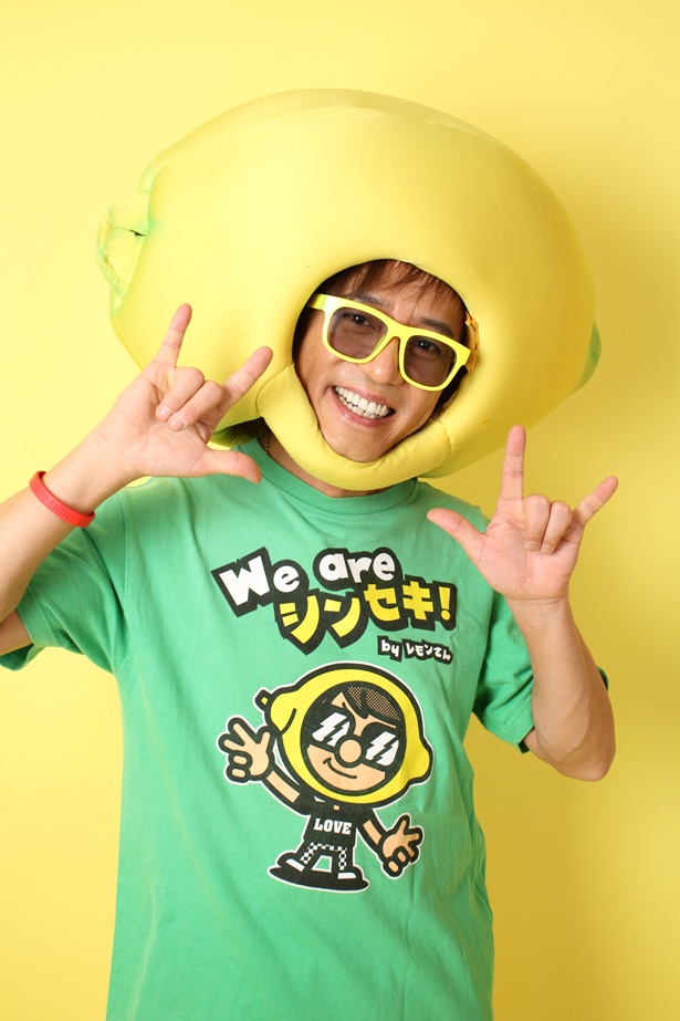 小林麻耶とともにMCを務めるラジオDJ の“レモンさん”こと山本シュウは、LOVE in Actionプロジェクトリーダー