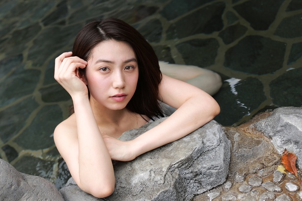 “九州の太陽”佐藤あいりの混浴グラビア・天ヶ瀬温泉編