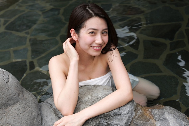  “九州の太陽”佐藤あいりの混浴グラビア・天ヶ瀬温泉編