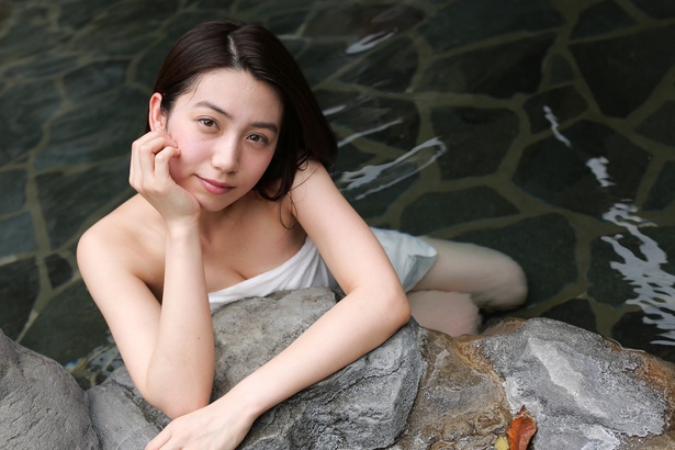  “九州の太陽”佐藤あいりの混浴グラビア・天ヶ瀬温泉編