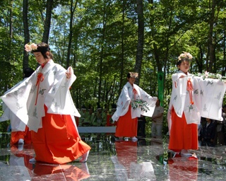 「空気に感謝」!?山形県の空気神社で年に一度の地下本殿御開帳