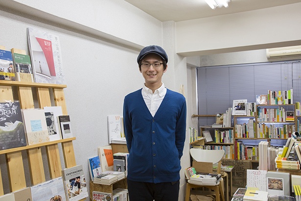 本屋としての仕事のほか、出版、流通、企画なども行う松井祐輔さん