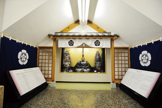 城内は史料展示室になっていて、織田信長や斎藤道三などの歴史的資料を見られる