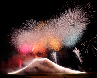 江戸川の夜空に大輪の花が咲く！主催者に聞く「江戸川区花火大会」の見どころ