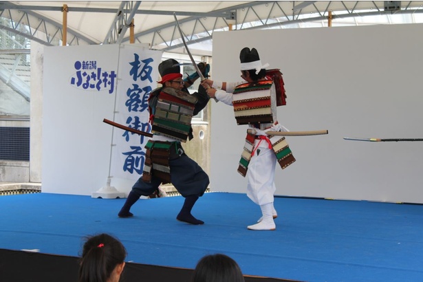武者姿での演舞なども披露される