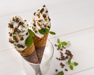 清涼感たっぷり！「MAX  BRENNER」に夏限定のホワイトチョコミントソフトクリームが登場！