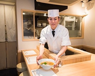 日本橋の高級寿司店が銀座で「ラーメン始めました！」