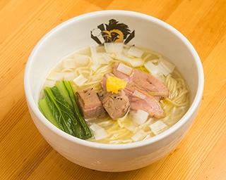 ラーメン界で流行中の“鶏と水”。その流れを汲む“鴨と水”も現る！