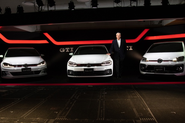 GTIの3モデルとティル・シェアVWJ社長