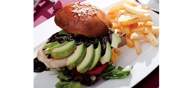 【写真】ファン必見！　“キャプ翼”とのコラボバーガー