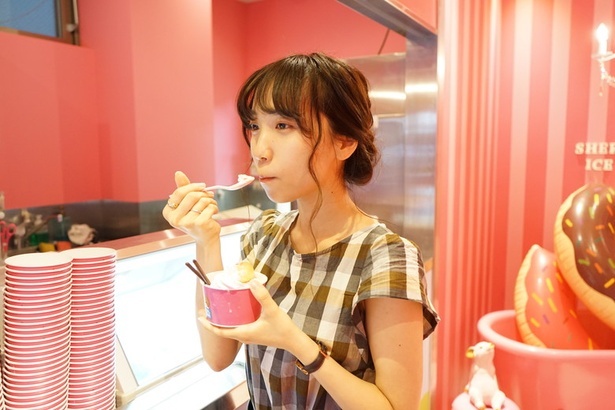 「『ピンクジェニック』は、さっぱりしたラムネアイスと、甘味が強めのイチゴアイスのバランスがとってもいいです」