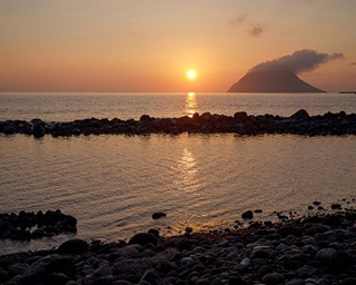 美しいサンセットの浜辺で胸に残る1日の締めくくりを！関東近郊のおすすめビーチ3選
