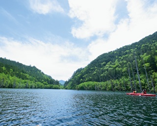 長野県で神秘の湖を満喫！カヌーに乗って大自然のなかを冒険しよう!!