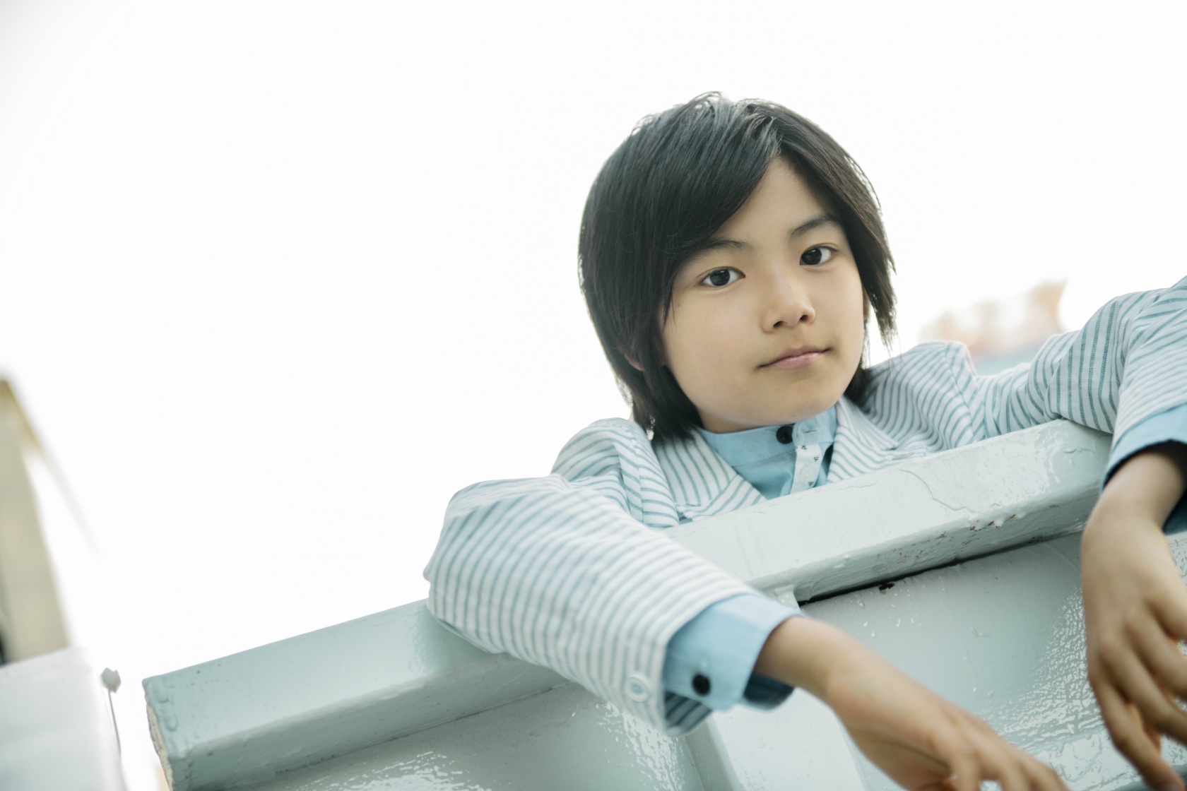 【写真を見る】子役らしからぬ大人びた一面を垣間見せる城桧吏