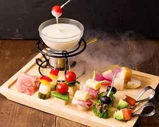 新感覚！冷たいのに”とろ～り”食感のチーズフォンデュ
