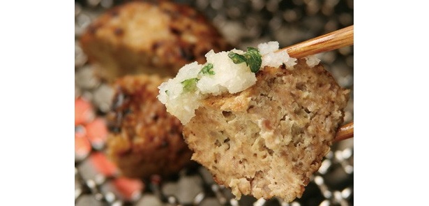 ホルモン界の新たな刺客“ホルモンバーグ”　食べるラー油などを使った、オリジナリティあふれるメニューも登場