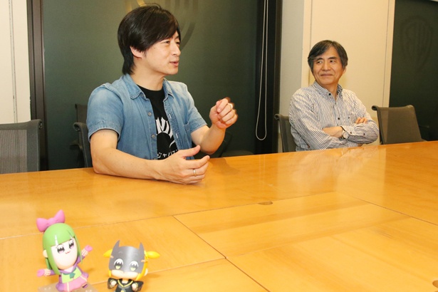 「えいえい!話聞いてる?」カメラ目線のポプ子バットマンと、あさっての方向を向くピピ美ジョーカー