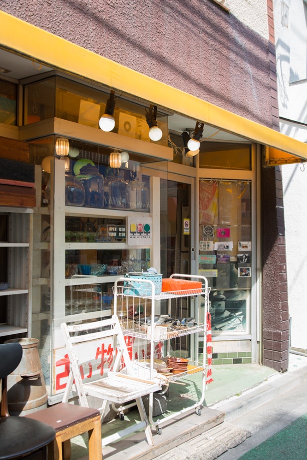 部屋に眠っている木製家具やレトロ雑貨を買い取ってもらうなら 東京レトロ A M A Store ウォーカープラス