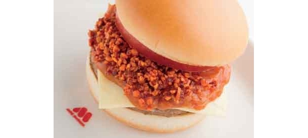 【写真】モス史上No.1のウマさ!? “ラー油バーガー”のチーズもヨダレもの