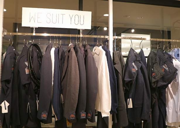 「WE SUIT YOU」のセットアップはカジュアルな素材で動きやすい