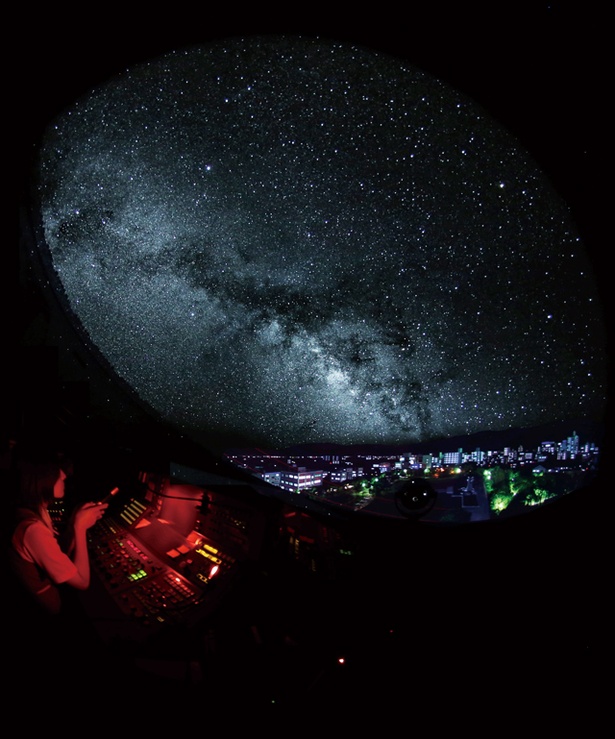 福岡県青少年科学館 / おしゃべりOKの「ファミリープラネタリウム」。”プラネタデビュー”にもぴったり