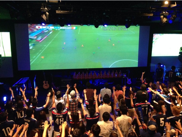 決勝トーナメント進出の瞬間をみんなで祝おう 名古屋でサッカー観戦が楽しめる店をピックアップ ウォーカープラス