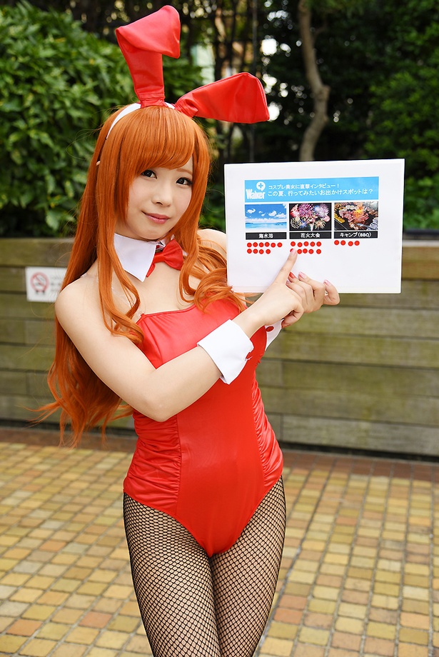 『涼宮ハルヒの憂鬱』の朝比奈みくるに扮する70さん