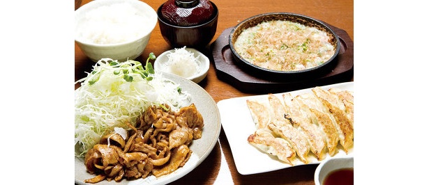 下町の雰囲気漂う、大須の鉄板焼き居酒屋へ