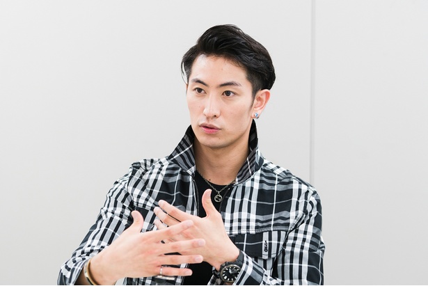 インタビューに答える伊万里有