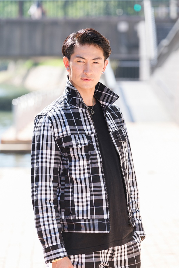 人気“2.5次元”俳優・伊万里有の魅力に迫る！