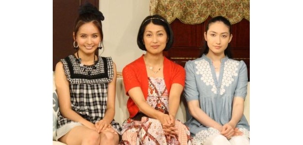 香椎由宇・鶴田真由・加藤夏希が三姉妹になって“ドタバタコメディー”に挑戦！