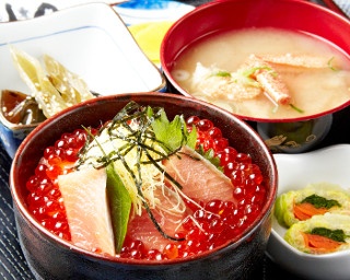 これが北海道版“親子丼”！　北東の端で見つけたその正体は…