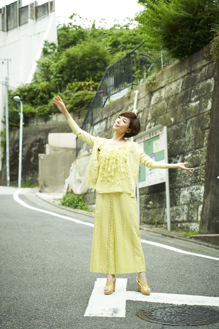 女優、声優、歌手として輝き続ける彼女にも、知られざる苦悩があった