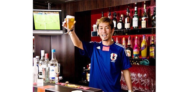 W杯初戦の劇的勝利でスポーツバーに予約が殺到！