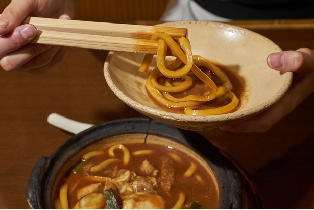 味噌煮込みうどんは三種の神器で食べるべし 山本屋総本家が作るホンモノの味とは ウォーカープラス