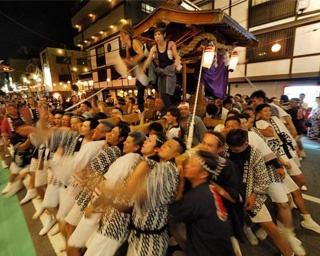 長野・戸倉上山田温泉で｢夏祭りと煙火大会｣開催