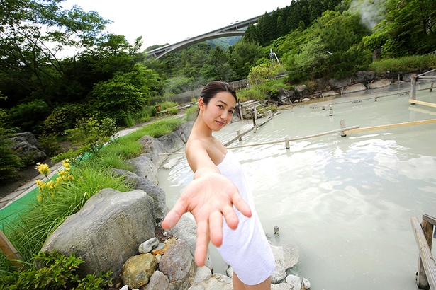 “九州の太陽”佐藤あいりの混浴グラビア～大分・別府編～